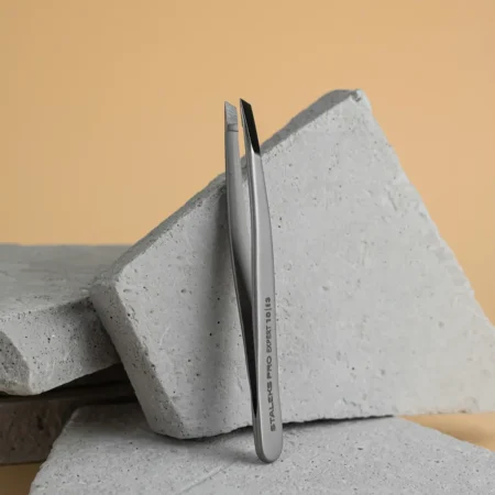 Pęseta do brwi EXPERT 10 TYPE 3 (szeroka skośna)